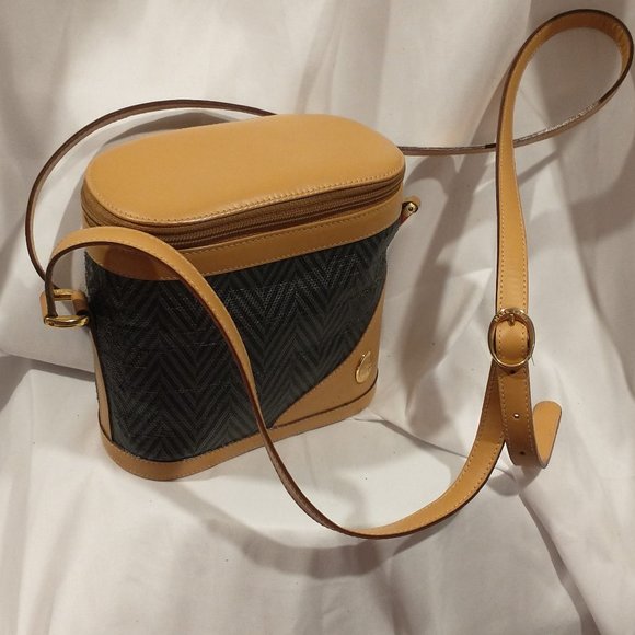 Vintage Mark Cross  Camera Mini crossbody bag made in Italy - Picture 2 of 9